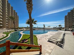 3BR Ground Floor Condo With Direct Pool Access