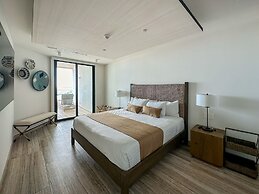 3BR Ground Floor Condo With Direct Pool Access