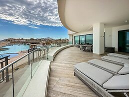 3BR Ground Floor Condo With Direct Pool Access