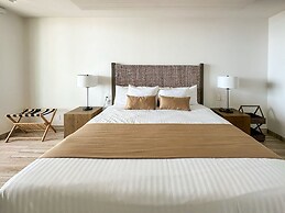 3BR Ground Floor Condo With Direct Pool Access