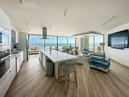 3BR Ground Floor Condo With Direct Pool Access