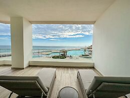 3BR Ground Floor Condo With Direct Pool Access