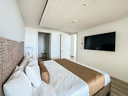 3BR Ground Floor Condo With Direct Pool Access