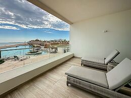 3BR Ground Floor Condo With Direct Pool Access