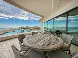 3BR Ground Floor Condo With Direct Pool Access