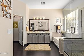 Luxury Oasis: Pool, Hot Tub & Firepit 4 Bedroom Home by RedAwning