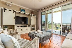 Grandma's Condo - Beach Club #208 3 Bedroom Condo by RedAwning