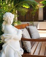 Le Village Boutique Hotel