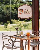 Le Village Boutique Hotel