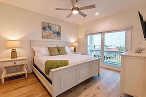 Beachview Villa Room for 22!