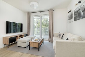 Szymony Apartment by Renters Prestige