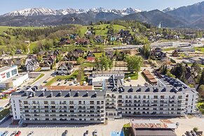 Szymony Apartment by Renters Prestige