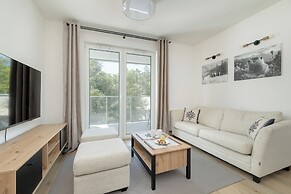 Szymony Apartment by Renters Prestige