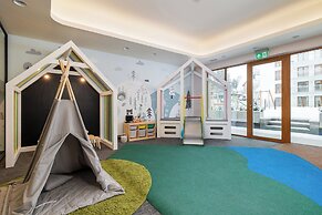 Szymony Apartment by Renters Prestige