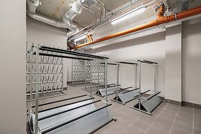 Szymony Apartment by Renters Prestige