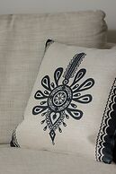 Szymony Apartment by Renters Prestige