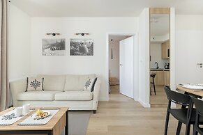 Szymony Apartment by Renters Prestige