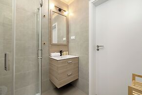 Szymony Apartment by Renters Prestige