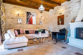 Villa Marcos Chara in Asteri