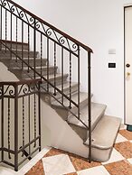 OFFICINE CAVOUR Casa dei Leoni