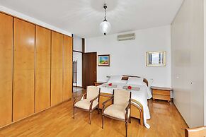 Alessia's Flat - Sesto