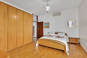 Alessia's Flat - Sesto