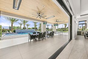 Palm Villa- Luxury 7 Bed, Pickleball, Volleyball, Golf