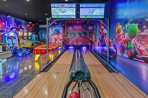 Palm Villa- Luxury 7 Bed, Pickleball, Volleyball, Golf