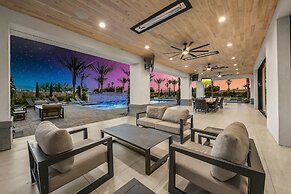 Palm Villa- Luxury 7 Bed, Pickleball, Volleyball, Golf