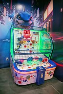 Palm Villa- Luxury 7 Bed, Pickleball, Volleyball, Golf