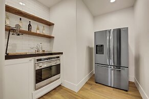 The Stallion Estate Sleeps 24, Theater, Game Room, Pickle Ball