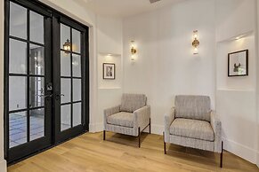 The Stallion Estate Sleeps 24, Theater, Game Room, Pickle Ball