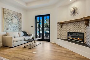 The Stallion Estate Sleeps 24, Theater, Game Room, Pickle Ball