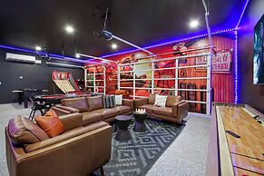 Wilder Out West: Luxury Pickleball, Mini Golf, & Game Room!