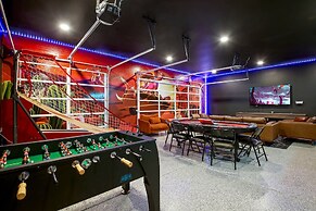 Wilder Out West: Luxury Pickleball, Mini Golf, & Game Room!