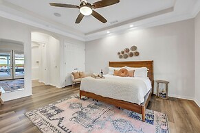 Wilder Out West: Luxury Pickleball, Mini Golf, & Game Room!