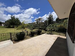 Casa rodeada de naturaleza