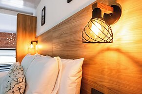 Central Suites by H&R