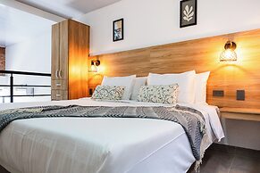 Central Suites by H&R
