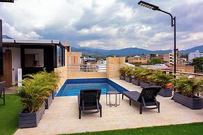 Central Suites by H&R