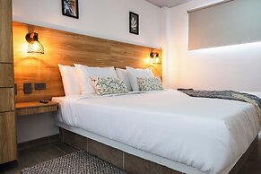 Central Suites by H&R