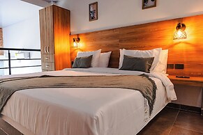 Central Suites by H&R