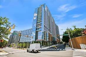 National at Rosslyn Towers