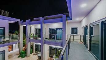 Waykiri Modern Condo 3 Bed 2 Bath Walk to Marriott