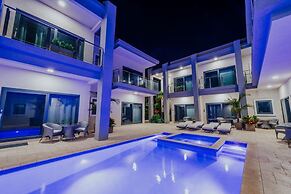 Waykiri Modern Condo 3 Bed 2 Bath Walk to Marriott