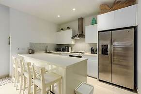 Waykiri Modern Condo 3 Bed 2 Bath Walk to Marriott