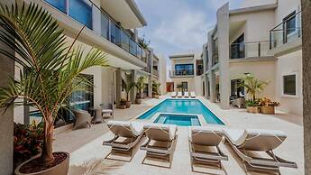 Waykiri Modern Condo 3 Bed 2 Bath Walk to Marriott