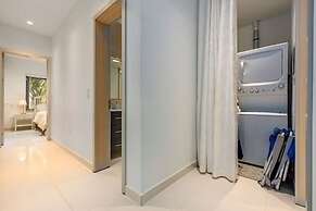 Waykiri Modern Condo 3 Bed 2 Bath Walk to Marriott