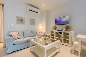 Waykiri Modern Condo 3 Bed 2 Bath Walk to Marriott