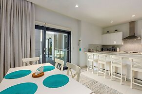 Waykiri Modern Condo 3 Bed 2 Bath Walk to Marriott